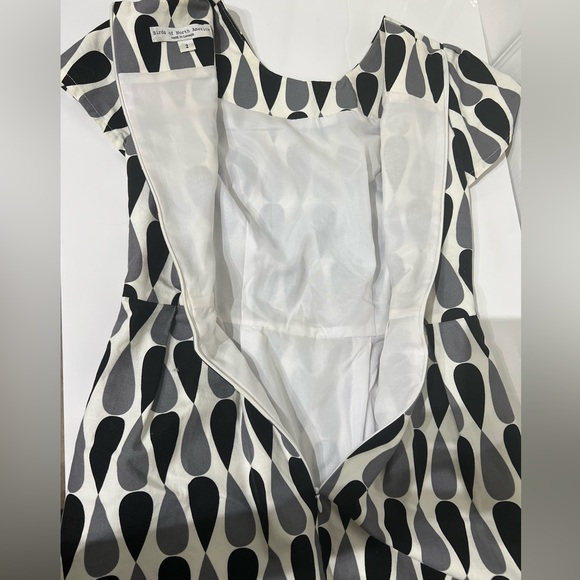 Birds of North America Dress  Size 2 - Picture 9 of 9